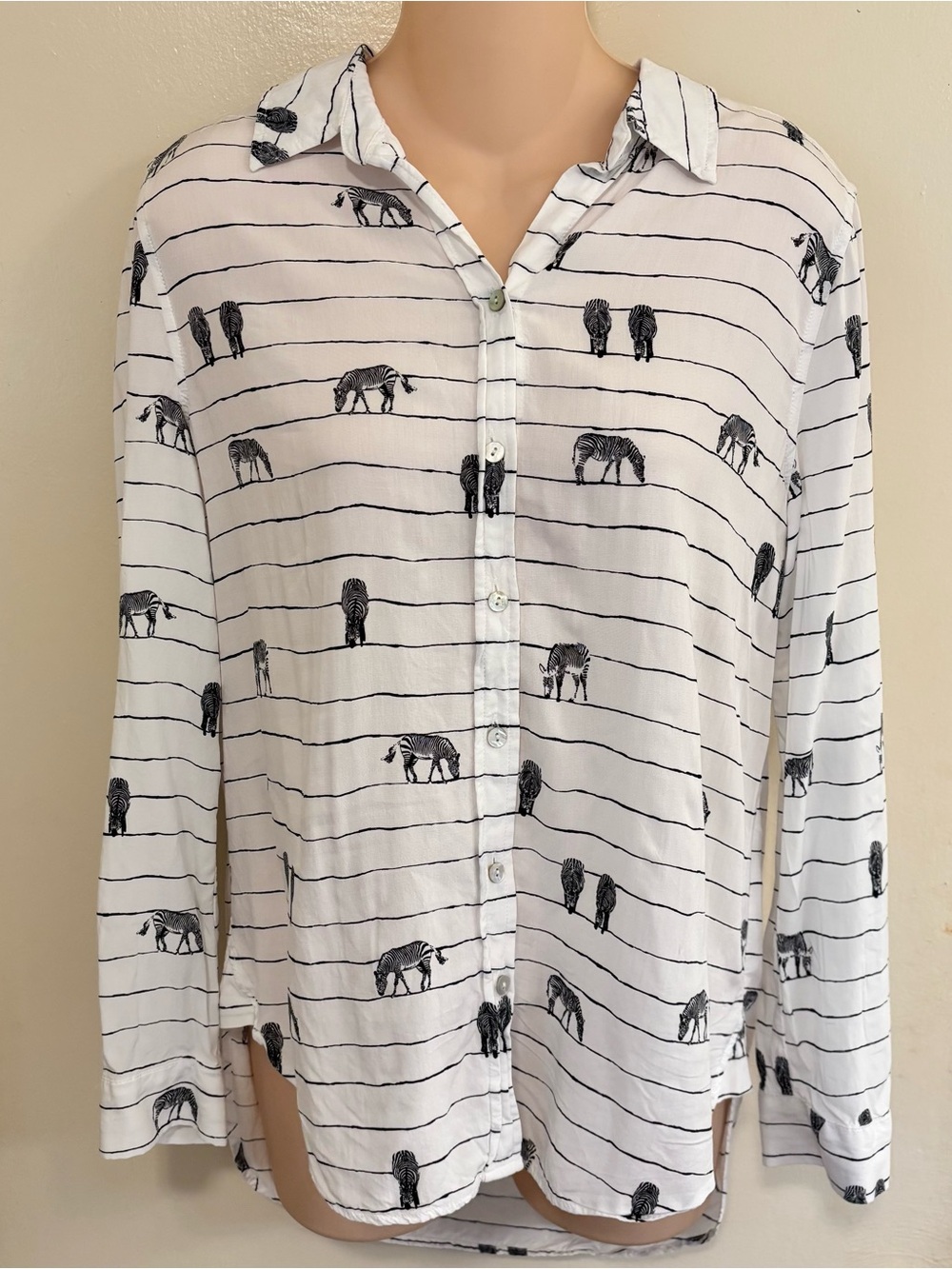 Jane and Delancey zebra print roll tab sleeve striped blouse. Size S